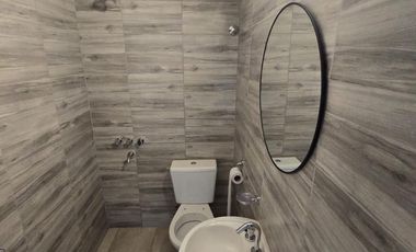 USO COMERCIAL: CASA DE 200M2 CUBIERTOS - 4 DORM - TERRAZAS - COCHERAS