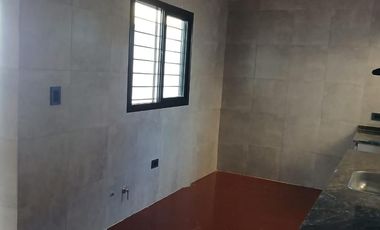 USO COMERCIAL: CASA DE 200M2 CUBIERTOS - 4 DORM - TERRAZAS.