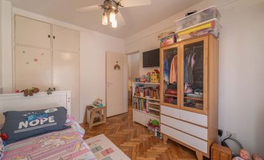 VENTA TRIPLEX 3 AMBIENTES CON COCHERA OLIVOS