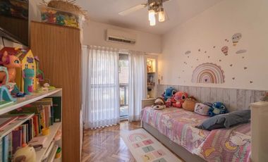 VENTA TRIPLEX 3 AMBIENTES CON COCHERA OLIVOS