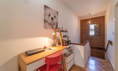 VENTA TRIPLEX 3 AMBIENTES CON COCHERA OLIVOS