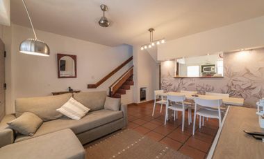 VENTA TRIPLEX 3 AMBIENTES CON COCHERA OLIVOS