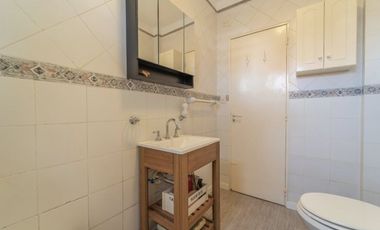 VENTA TRIPLEX 3 AMBIENTES CON COCHERA OLIVOS