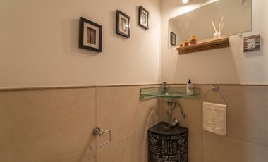 VENTA TRIPLEX 3 AMBIENTES CON COCHERA OLIVOS