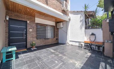 VENTA TRIPLEX 3 AMBIENTES CON COCHERA OLIVOS