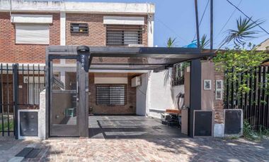 VENTA TRIPLEX 3 AMBIENTES CON COCHERA OLIVOS