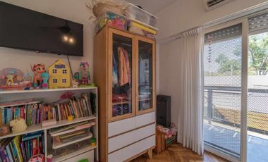 VENTA TRIPLEX 3 AMBIENTES CON COCHERA OLIVOS