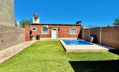 SE VENDE CASA PATIO/PILETA Y QUINCHO EN PRADERA II