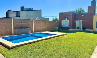 SE VENDE CASA PATIO/PILETA Y QUINCHO EN PRADERA II