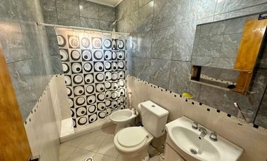 SE VENDE CASA PATIO/PILETA Y QUINCHO EN PRADERA II