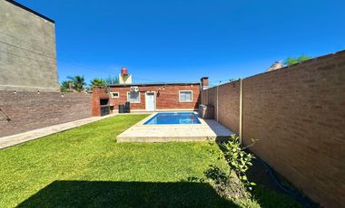 SE VENDE CASA PATIO/PILETA Y QUINCHO EN PRADERA II