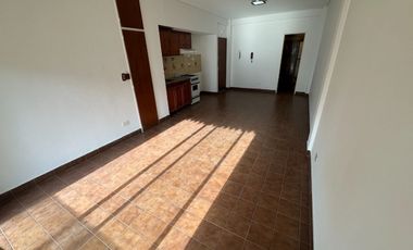 ALQUILER MONOAMBIENTE RAMOS MEJIA CON BALCON