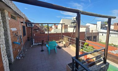 VENTA HERMOSA CASA DE 3 D EN VILLA ARGENTINA