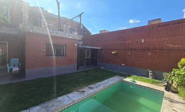 VENTA HERMOSA CASA DE 3 D EN VILLA ARGENTINA