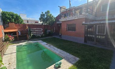 VENTA HERMOSA CASA DE 3 D EN VILLA ARGENTINA