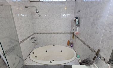 VENTA HERMOSA CASA DE 3 D EN VILLA ARGENTINA