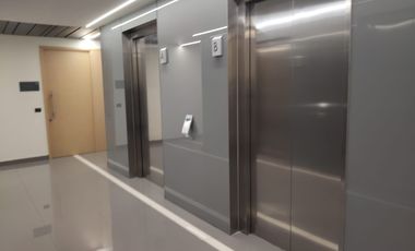Se arrienda oficina Sector El Salto edificio Reitz II