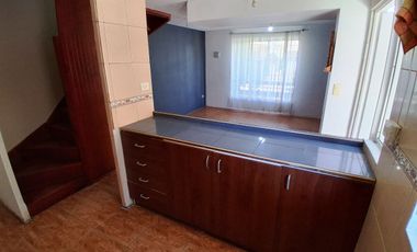 SE ARRIENDA CASA 2 PISOS EN LIMACHE