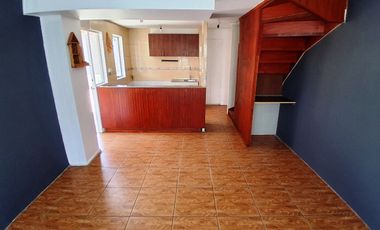 SE ARRIENDA CASA 2 PISOS EN LIMACHE