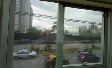 Se vende oficina con bodega. Metro Lo Vial. San Miguel