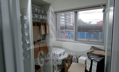Se vende oficina con bodega. Metro Lo Vial. San Miguel