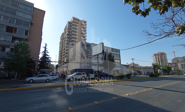 Se vende oficina con bodega. Metro Lo Vial. San Miguel