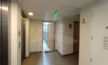 Se vende oficina con bodega. Metro Lo Vial. San Miguel