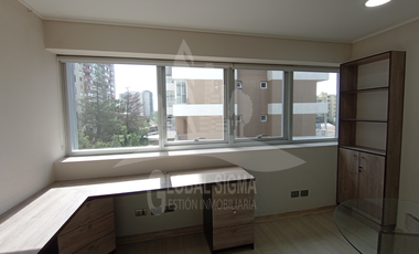 Venta Oficina Amoblada. Piso 4. Metro Lo Vial. San Miguel