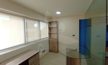 Venta Oficina Amoblada. Piso 4. Metro Lo Vial. San Miguel