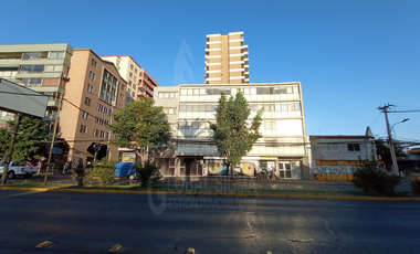 Venta Oficina Amoblada. Piso 4. Metro Lo Vial. San Miguel