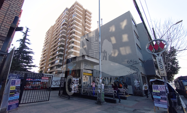 Venta Oficina Amoblada. Piso 4. Metro Lo Vial. San Miguel