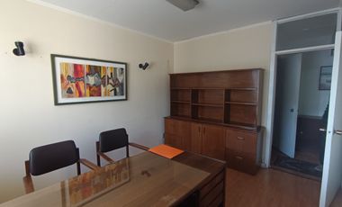 Se vende Oficina en pleno centro de Valparaiso.