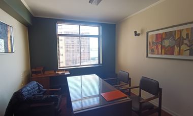 Se vende Oficina en pleno centro de Valparaiso.