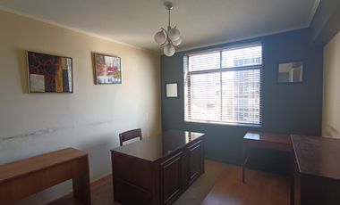 Se vende Oficina en pleno centro de Valparaiso.