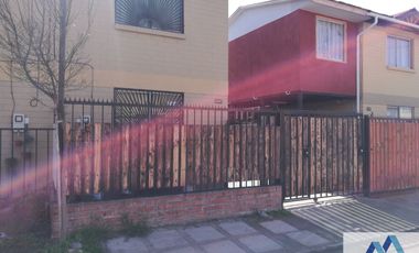 Casa en venta c/ estacionamiento en Malloco