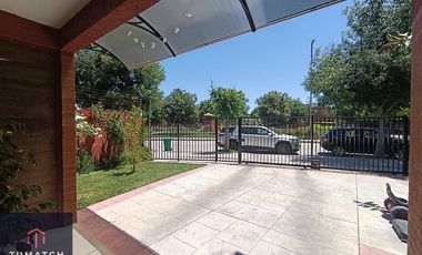Casa en venta c/ estacionamiento en Villaseca
