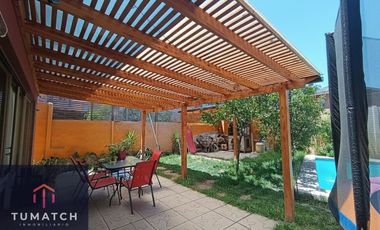 Casa en venta c/ estacionamiento en Villaseca