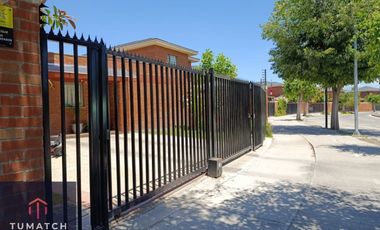 Casa en venta c/ estacionamiento en Villaseca