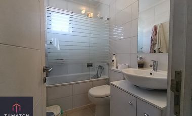 Casa en venta c/ estacionamiento en Villaseca