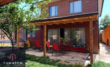 Casa en venta c/ estacionamiento en Villaseca