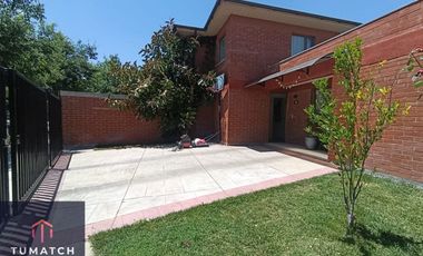 Casa en venta c/ estacionamiento en Villaseca