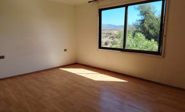 SE VENDE PARCELA CON DOS CASAS MEDIA HECTAREA URBANIZADA
