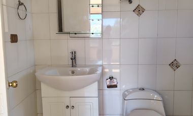 SE VENDE PARCELA CON DOS CASAS MEDIA HECTAREA URBANIZADA