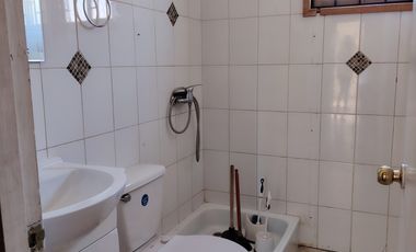 SE VENDE PARCELA CON DOS CASAS MEDIA HECTAREA URBANIZADA
