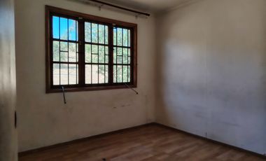 SE VENDE PARCELA CON DOS CASAS MEDIA HECTAREA URBANIZADA