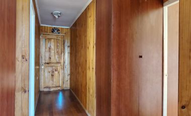 SE VENDE PARCELA CON DOS CASAS MEDIA HECTAREA URBANIZADA