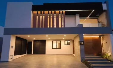 Casa en venta en Lomas de Angelópolis II, San Andrés Cholula, Puebla