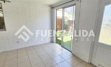 Casa en Arriendo en Simón Reyes / Carlos Llorens