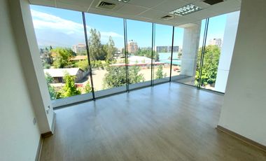 Arriendo oficina moderna con estacionamiento incluido!