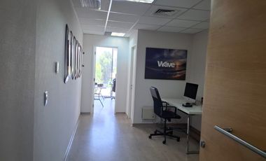 Arriendo oficina moderna con estacionamiento incluido!